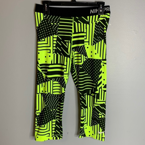 NIKE PRO DRI FIT CROP*** - Picture 1 of 8